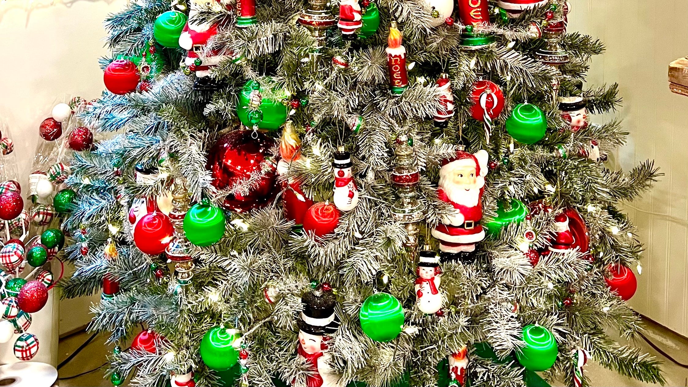 Retro Charm Theme Tree